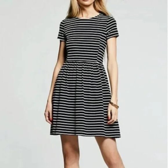 Peter Som Dresses & Skirts - Peter Som for Design Nation Size M Black White Stripe Stretch Fit & Flare Dress